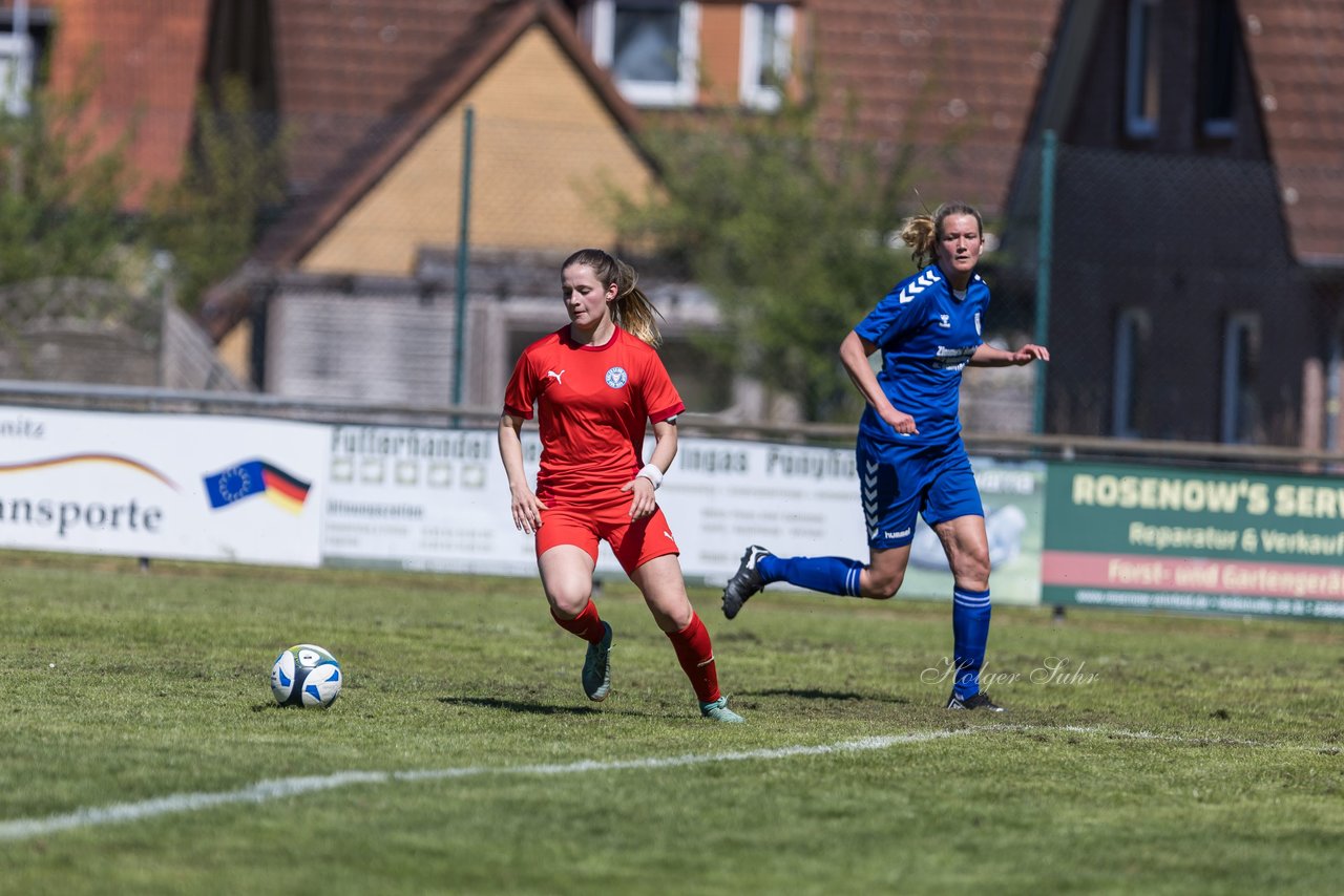 Bild 224 - F TSV Zarpen - Holstein Kiel II : Ergebnis: 2:6